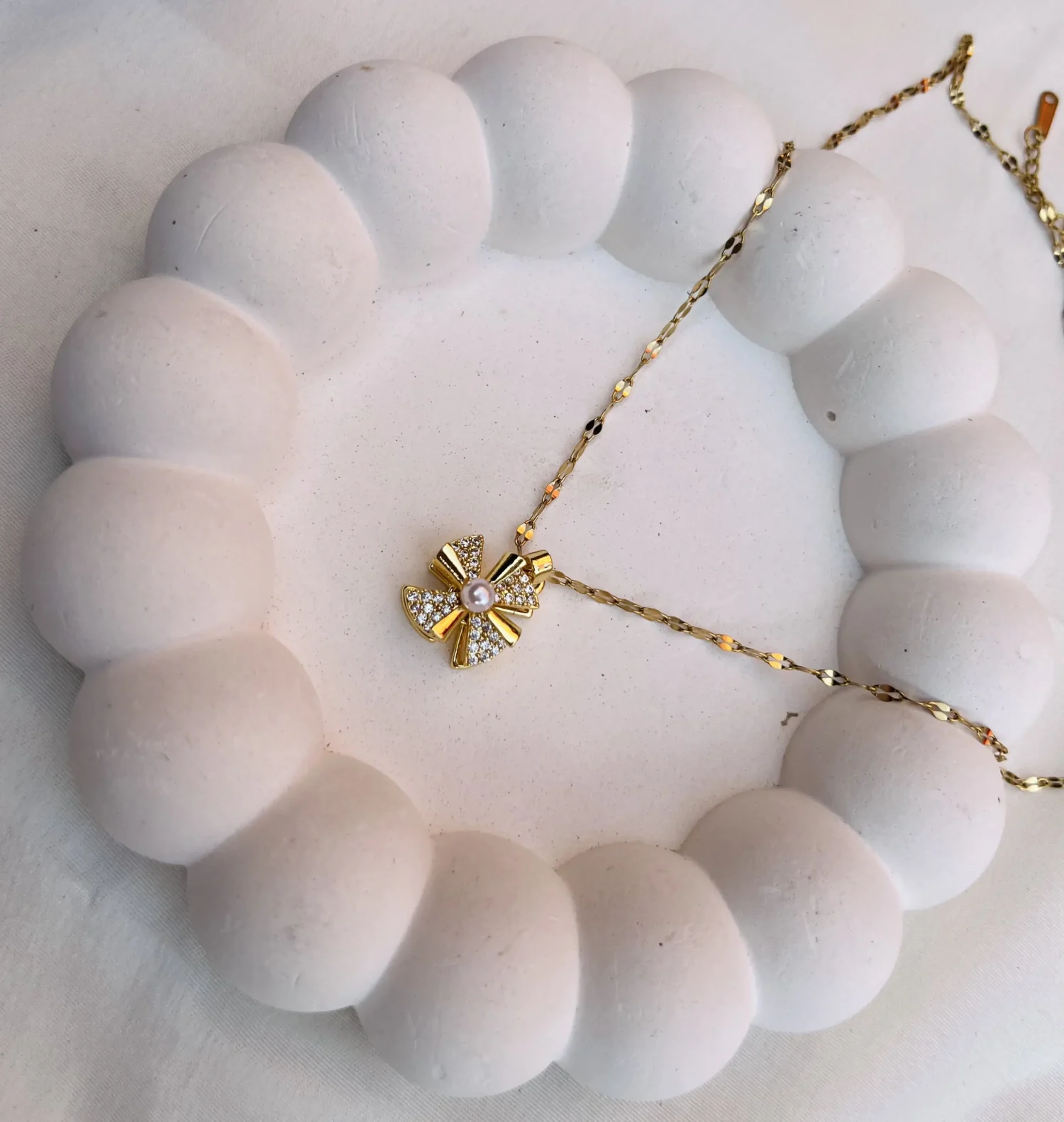 Golden Bloom Pearl Necklace